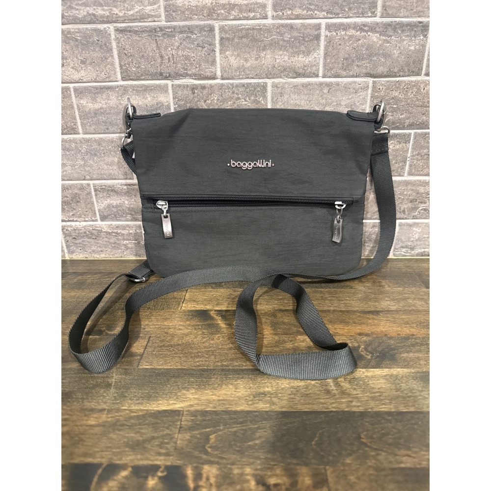 Baggallini Gray Nylon Crossbody Travel Bag Purple Lining Small Messenger Bag